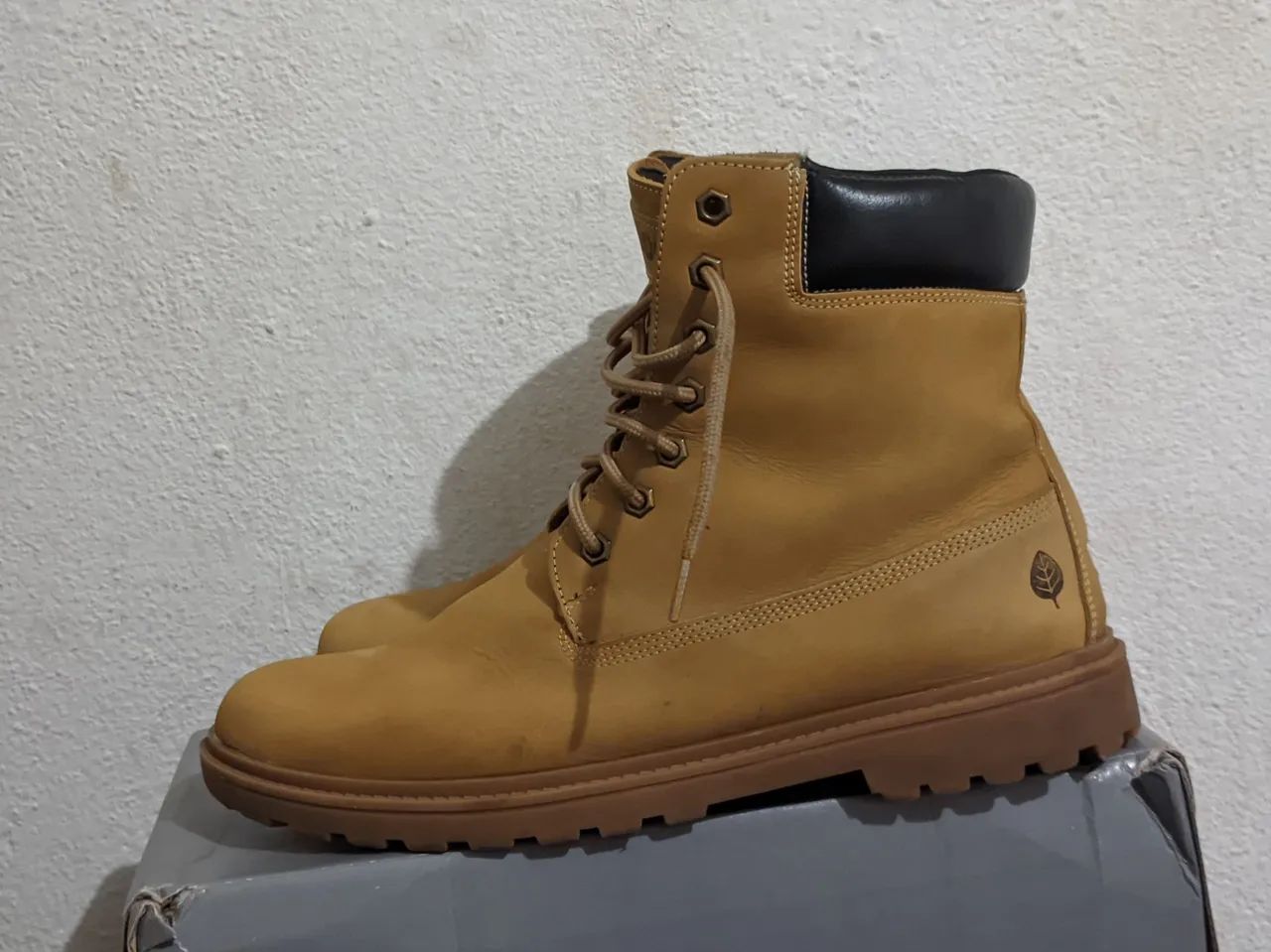 Yellow boot nord