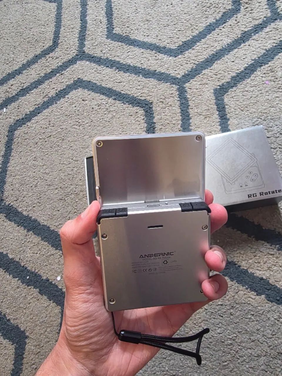 ANBERNIC RG ROTATE SILVER - HANDHELD COM DESIGN ROTATIVO