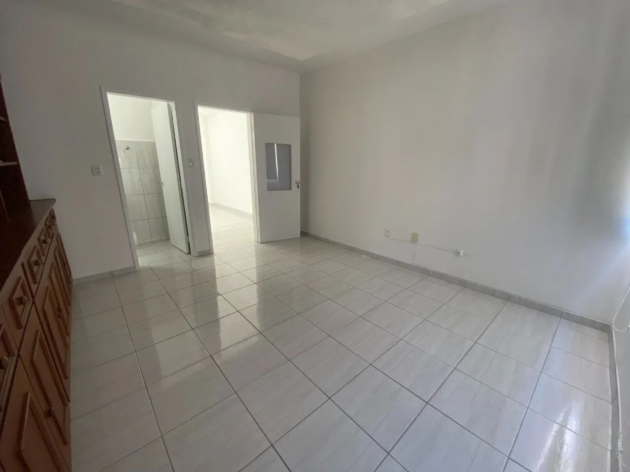 Sala Comercial na Galeria Jaqueline II, com 1 Banheiro, Armário. - Foto 5