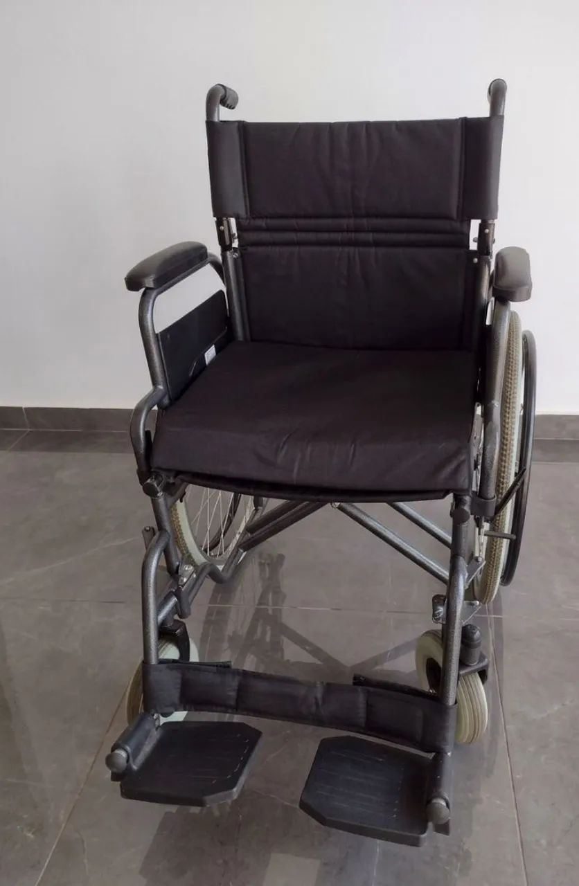 Cadeiras de rodas e outros equipamentos a venda  - Foto 3
