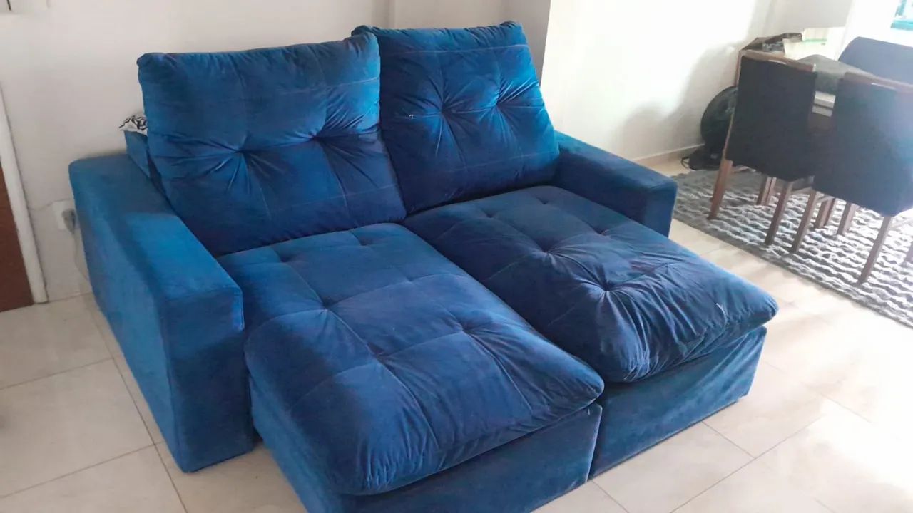 Sofá retrátil e reclinável com caixa
