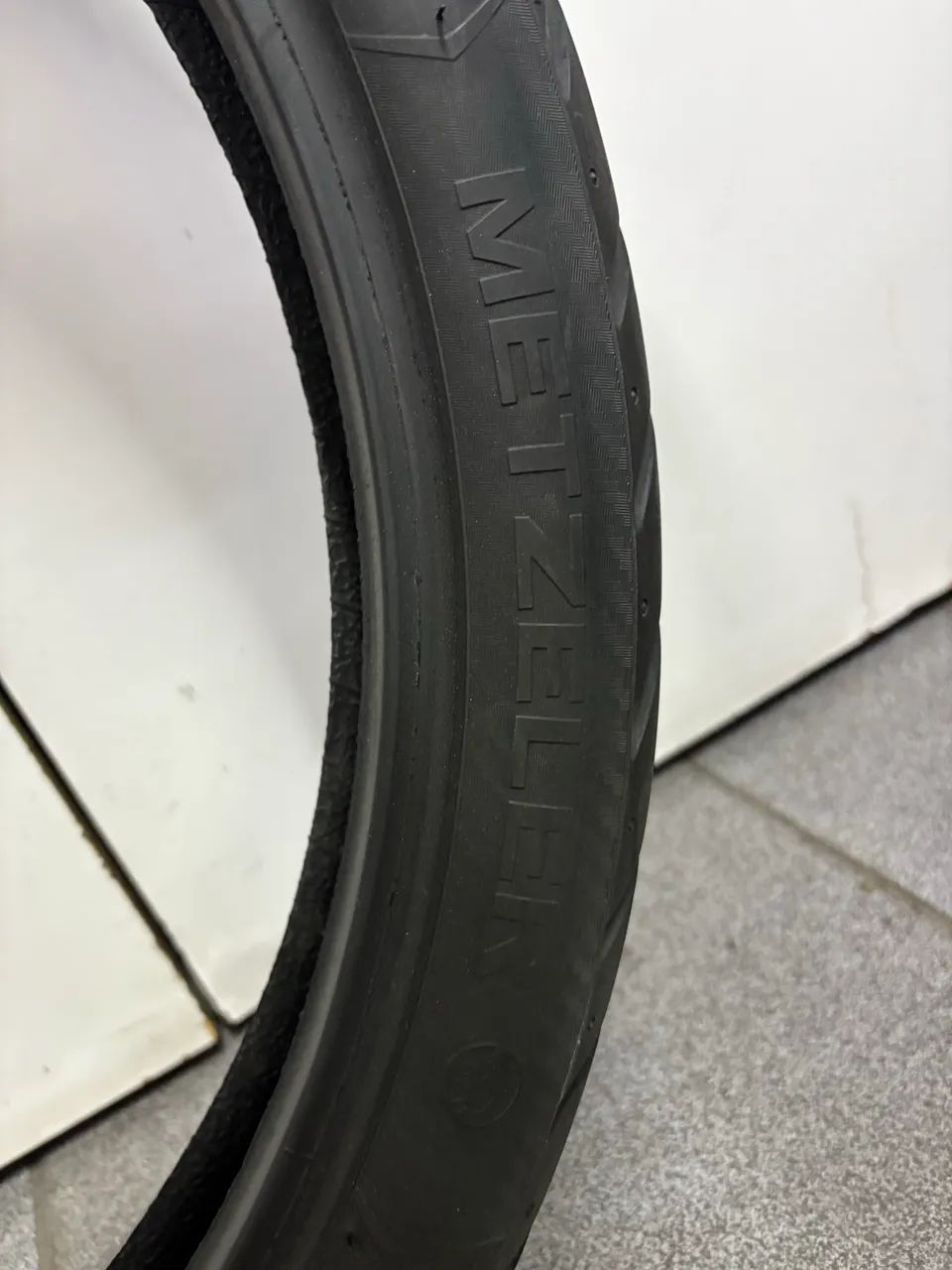 Pneu f800 dianteiro 90/90-21 - Foto 2