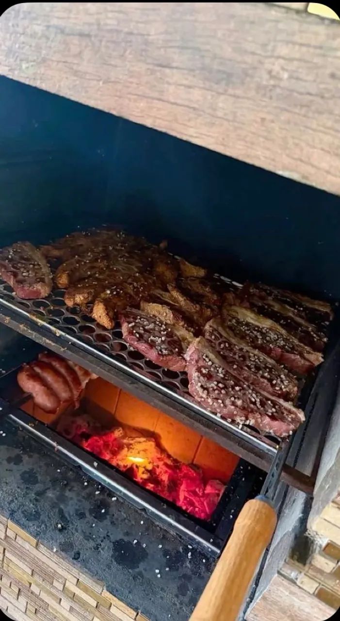 Precisa-se de churrasqueiro e assador frango em máquina 