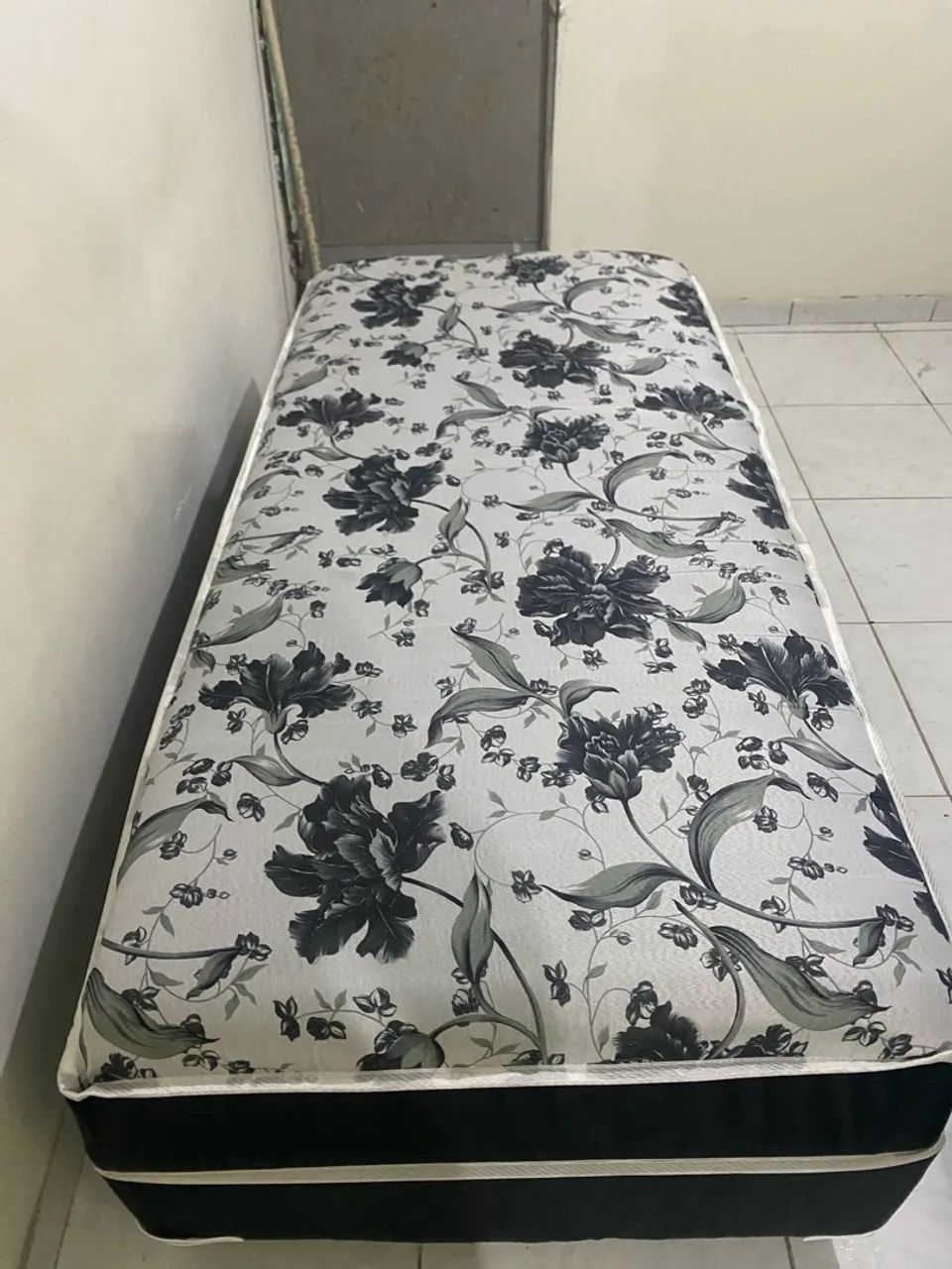 Cama de solteiro em perfeito estado - Foto 2