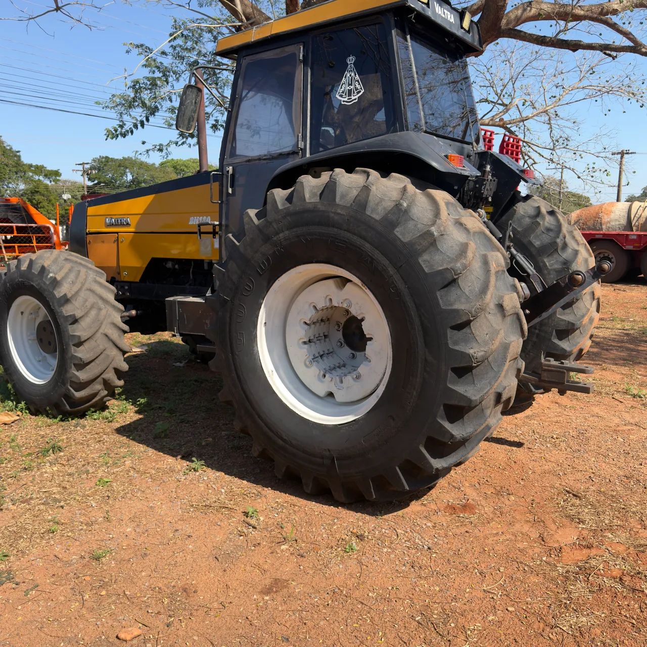 Trator Valtra  - Foto 3