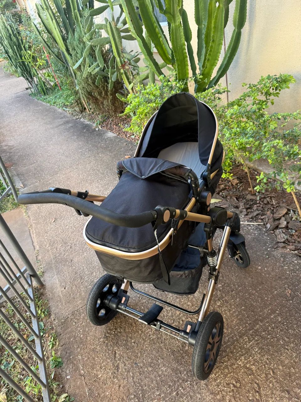 Carrinho de bebê importado  - Foto 3