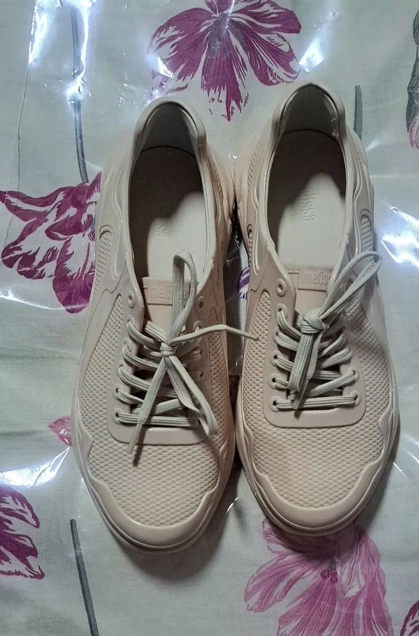 Melissa Burn Sneakers bege usado só uma vez