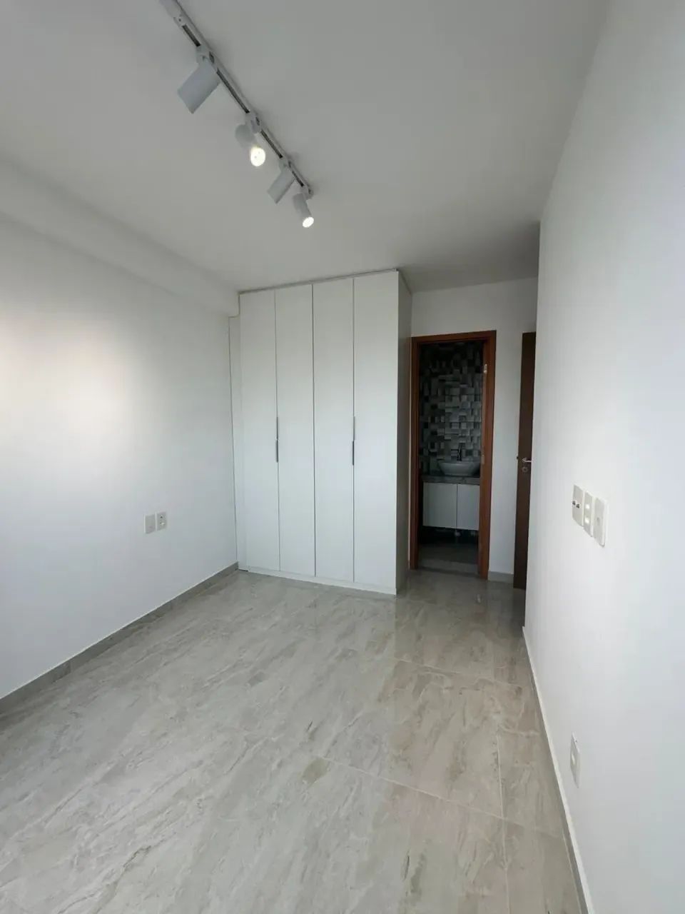 Oportunidade de morar com o requinte e sofisticação da renomada construtora Ferreira Pinto - Foto 4