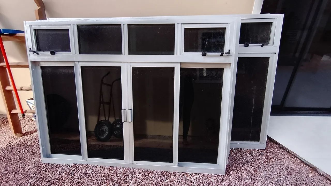 Vendo 5 Janelas e 2 basculante em alumínio 