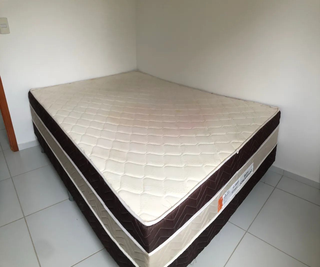 Vendo cama semi nova pouco usada