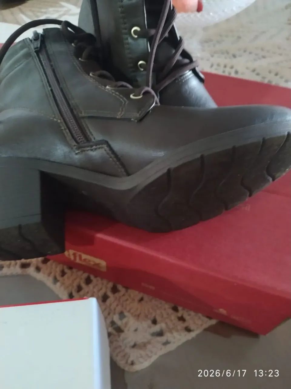 Botas femininas 100,00 cada - Foto 4