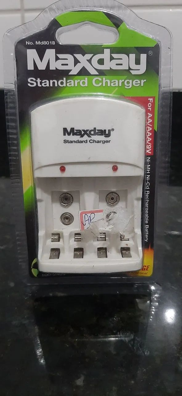 Carregador  de Pilhas Maxday MD-801B Bivolt (AA, AAA e 9V) - Foto 2