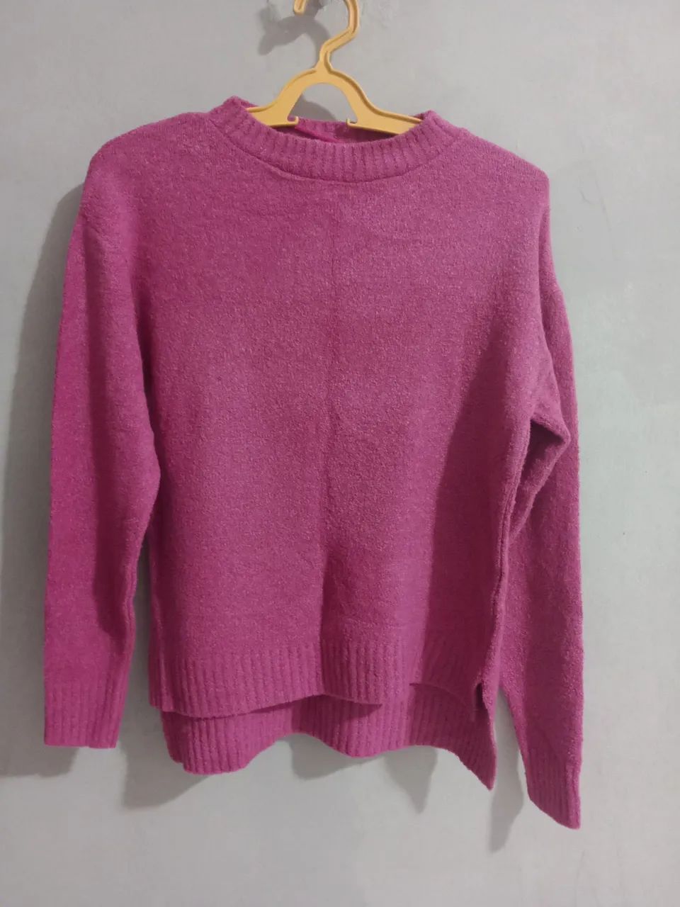 Suéter feminino de tricô 