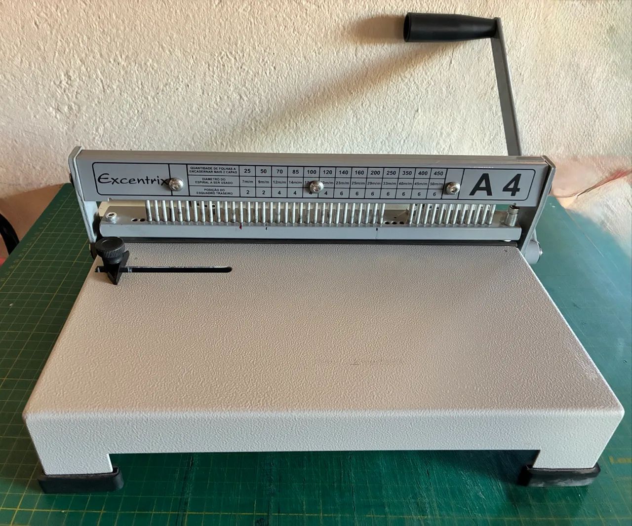 Excentrix A4 Binding Machine424794600737361924