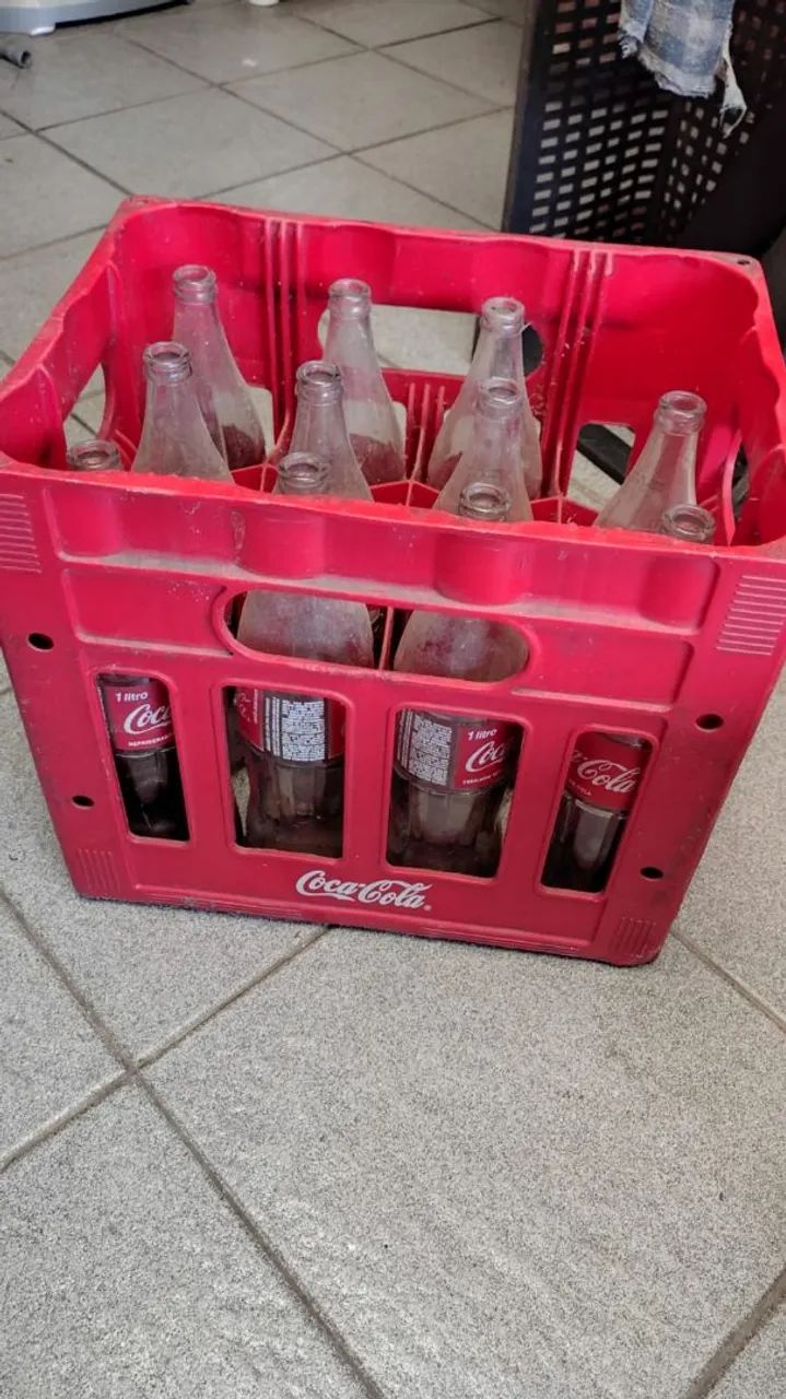 Caixa coco cola de 1 litro 