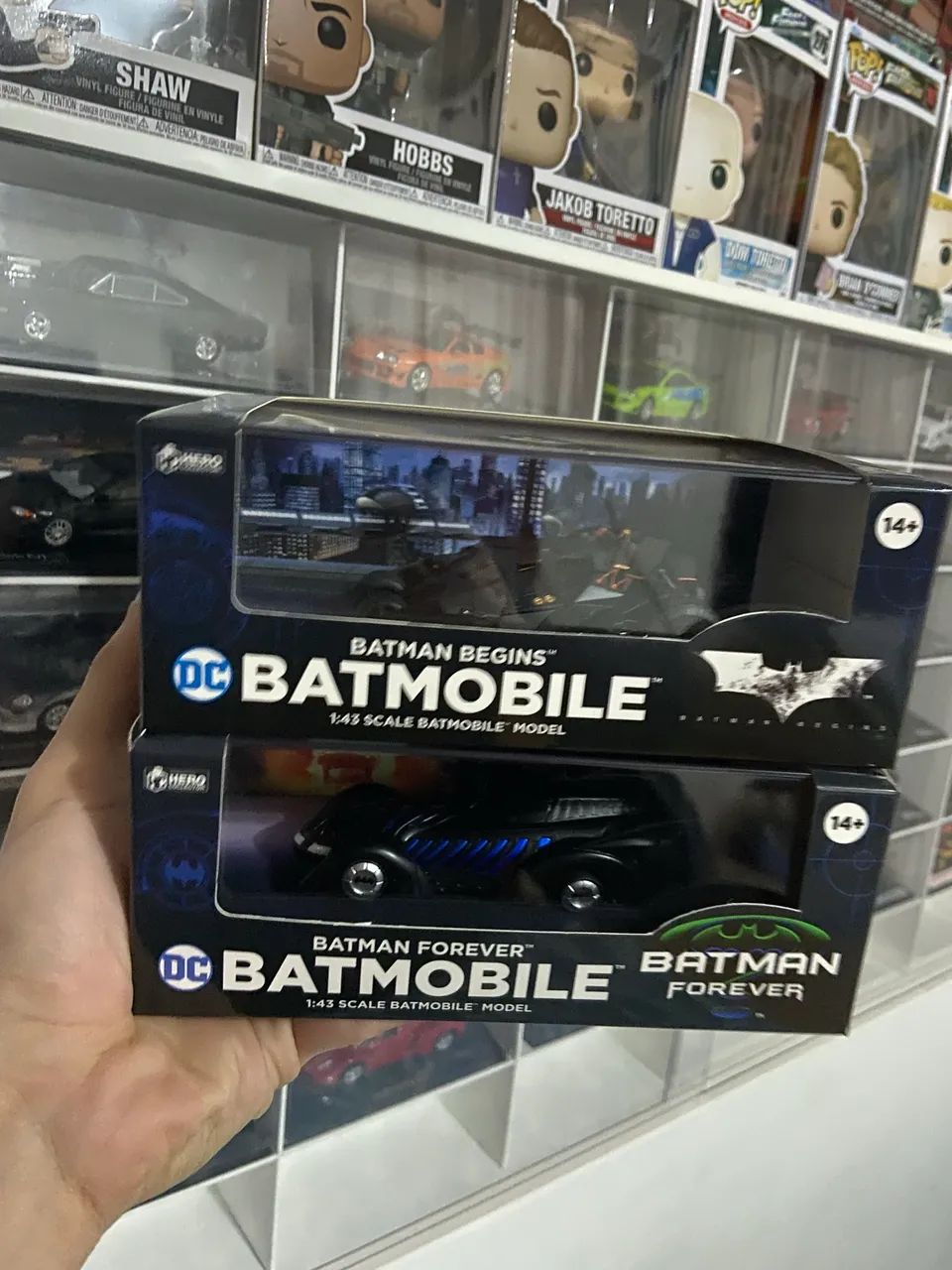 Miniatura Batmóvel 1:43 - Batman Begins e Batman Forever (novos) - Foto 3