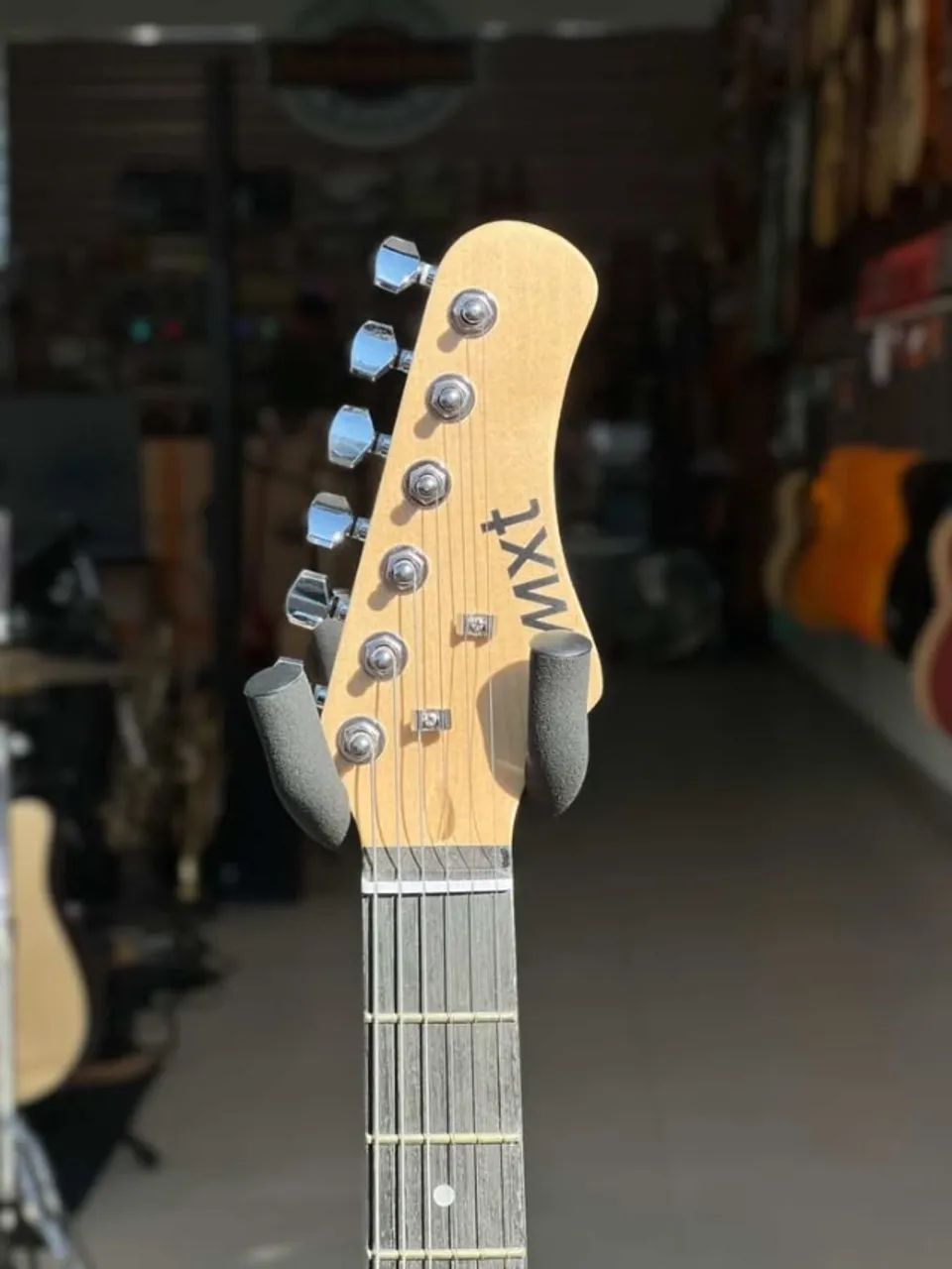 Guitarra MXT stratocaster - Foto 3
