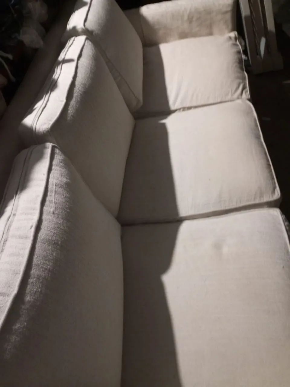 Sofá branco 3 lugares  - Foto 3
