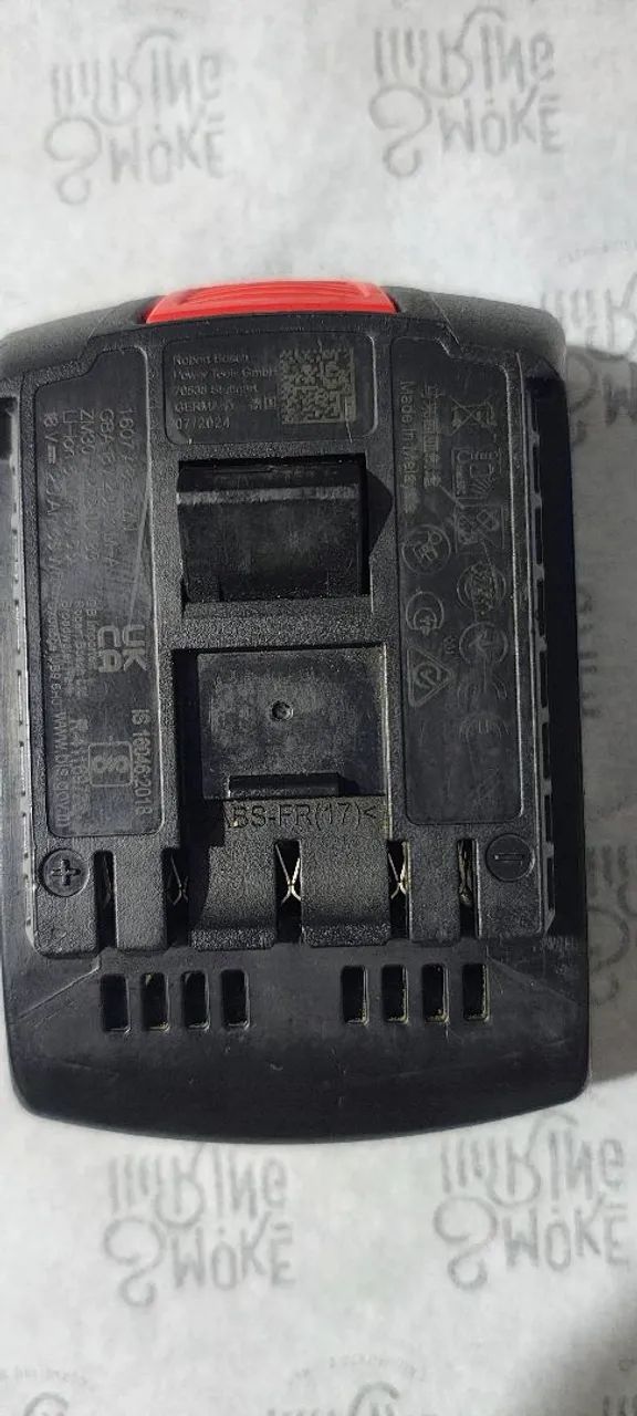 A bateria Bosch 18  sem defeito perfeita funcionando toda normal - Foto 3