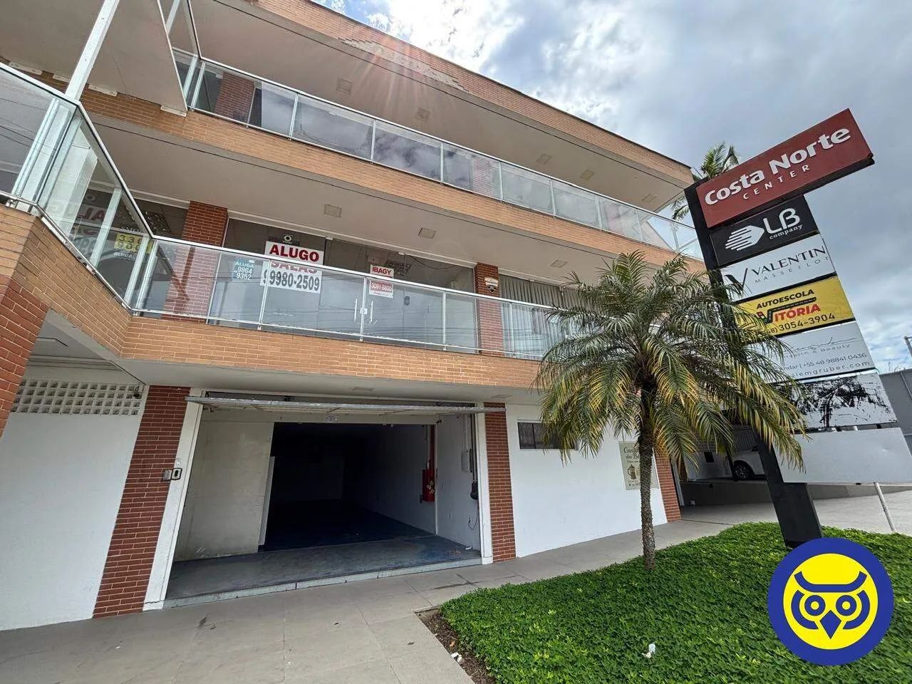 Sala Comercial com 115m² no Saco Grande