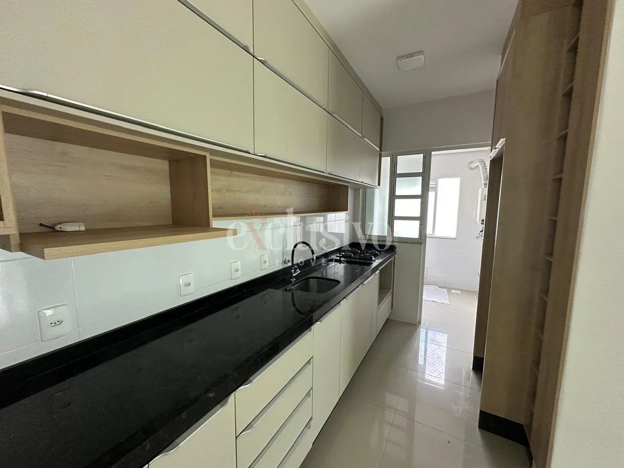 Apartamento com 2 dormitórios, 1 suíte em condomínio com lazer - Foto 2