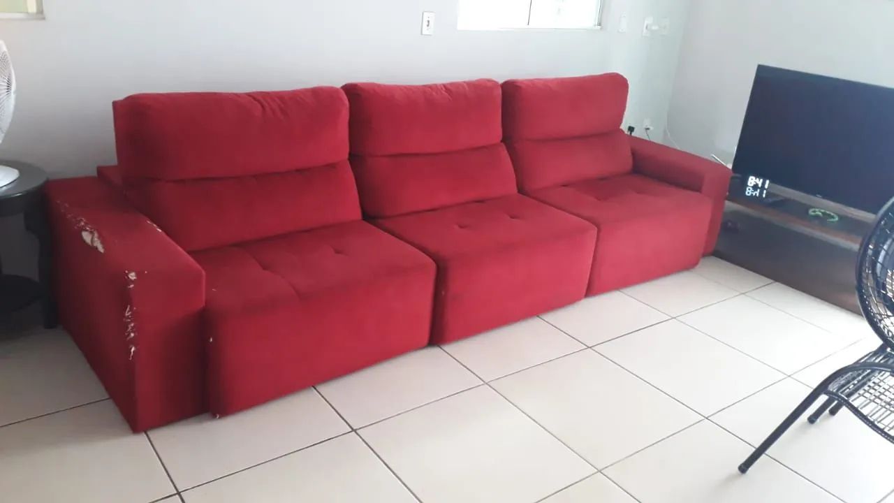 Vendo um sofá grande de carmurca ,retrátil e reclinável - Foto 2