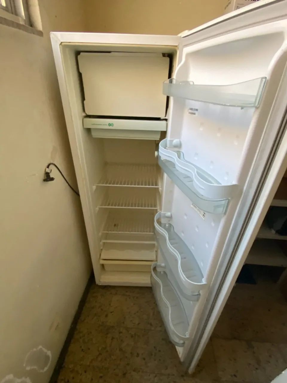 Geladeira comum com defeito - Foto 2