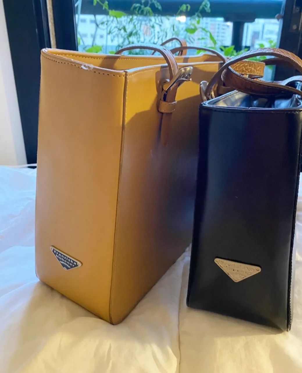 FRETE GRÁTIS!! 2 Bolsas Franziska Hübener