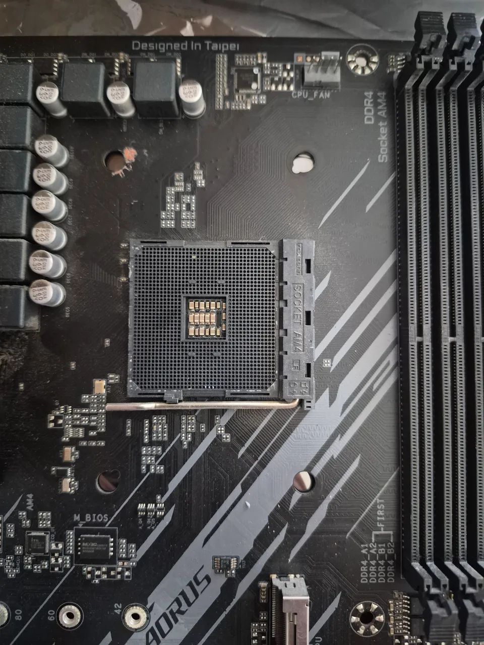 PLACA MÃE AORUS ELITE B550M USADA EM PERFEITO ESTADO! - Foto 4