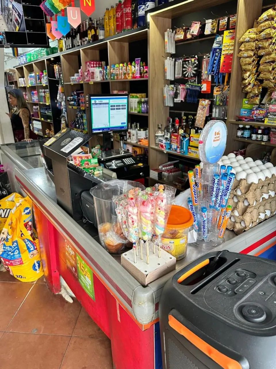 Vende-se balcão de mercadinho 1300