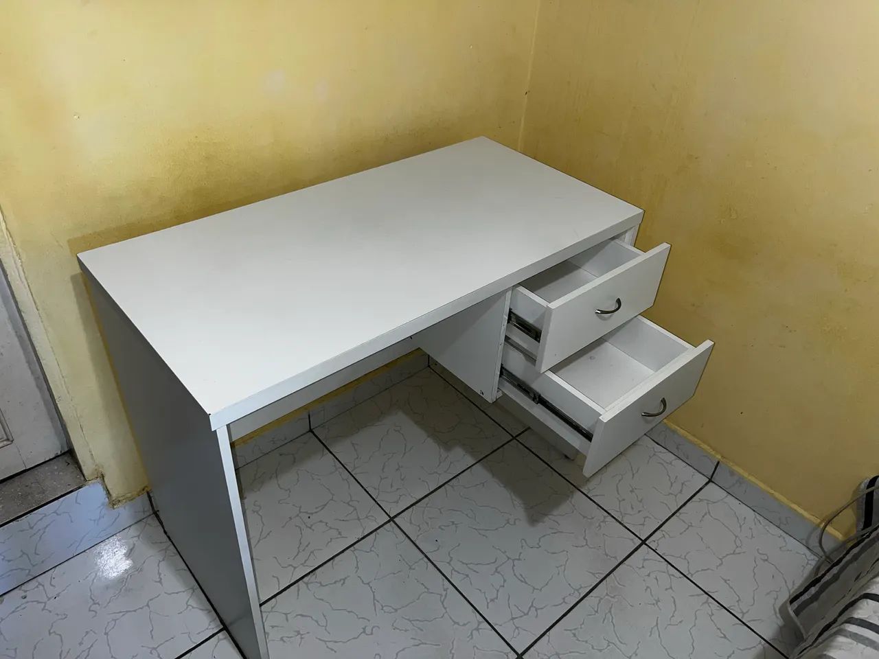 Mesa de estudo 440255435066593280