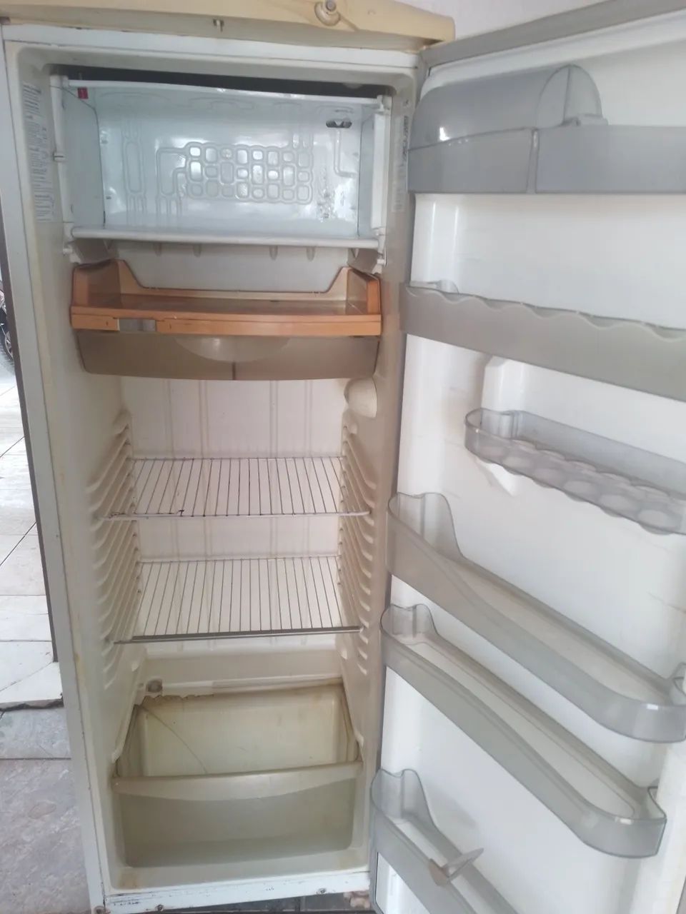 Geladeira consul 360 litros funciona normal  - Foto 5