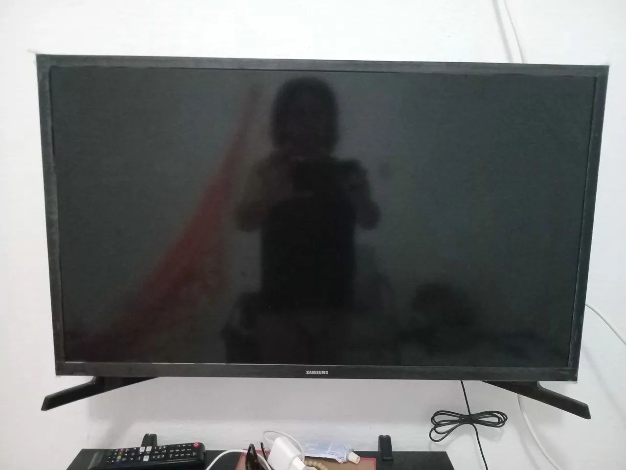 Televisão Samsung 32 smart semi nova - Foto 2