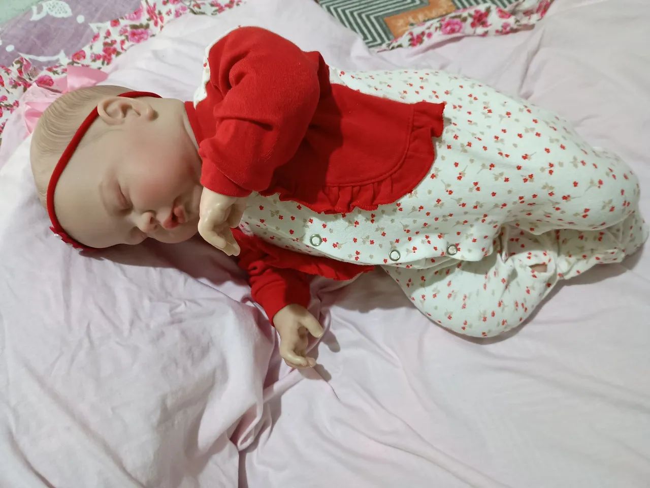 Bebê reborn importado 60 cm - Foto 5