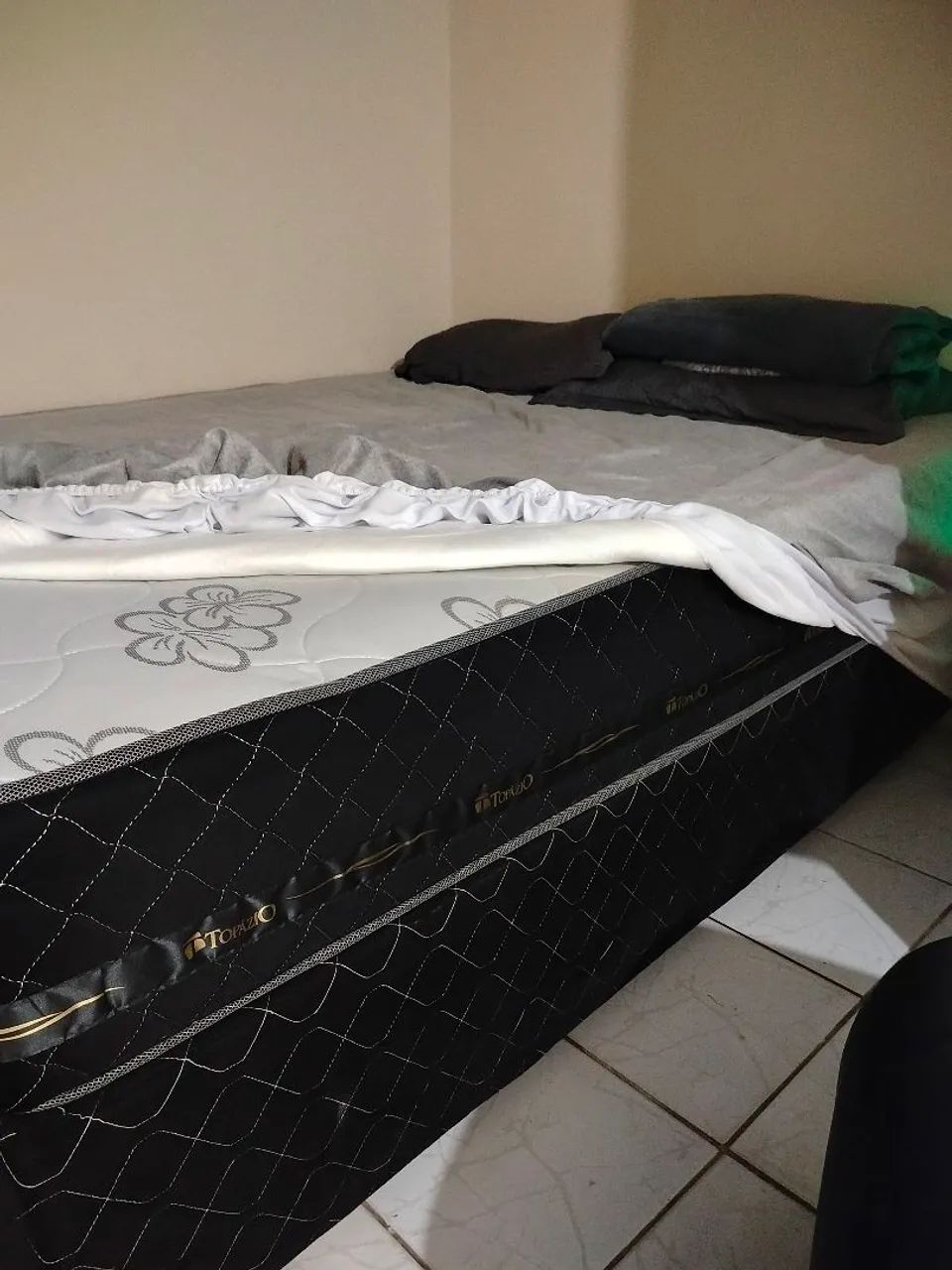 Vendo cama box queen  - Foto 4
