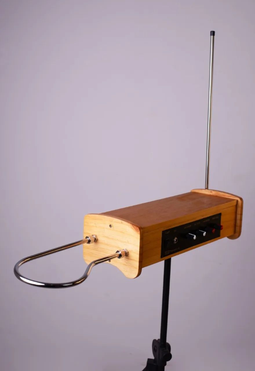 Rds Theremin Dc - Mesma Placa Do Moog - Foto 2