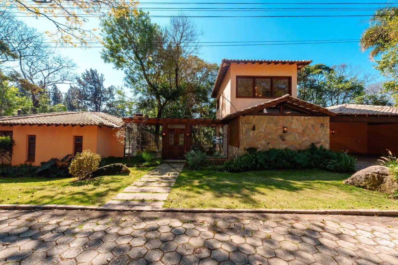 Refúgio Sofisticado no Clube da Montanha: Casa com Piscina e Vista - Foto 2