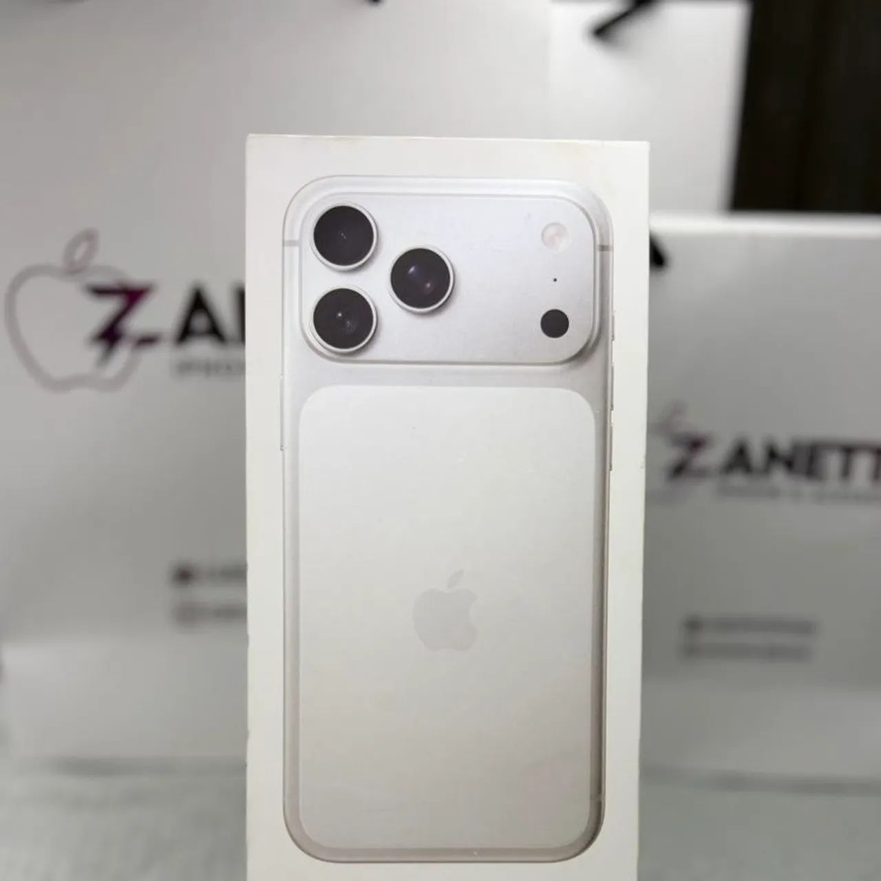 iPhone 17 Pro Max Silver 256GB Lacrado - Parcelamento em 12x
