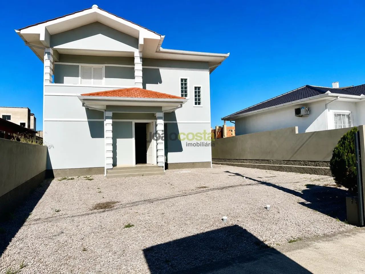 Sobrado no Centro de Palhoça com 2 Dormitórios e Suíte - Foto 3