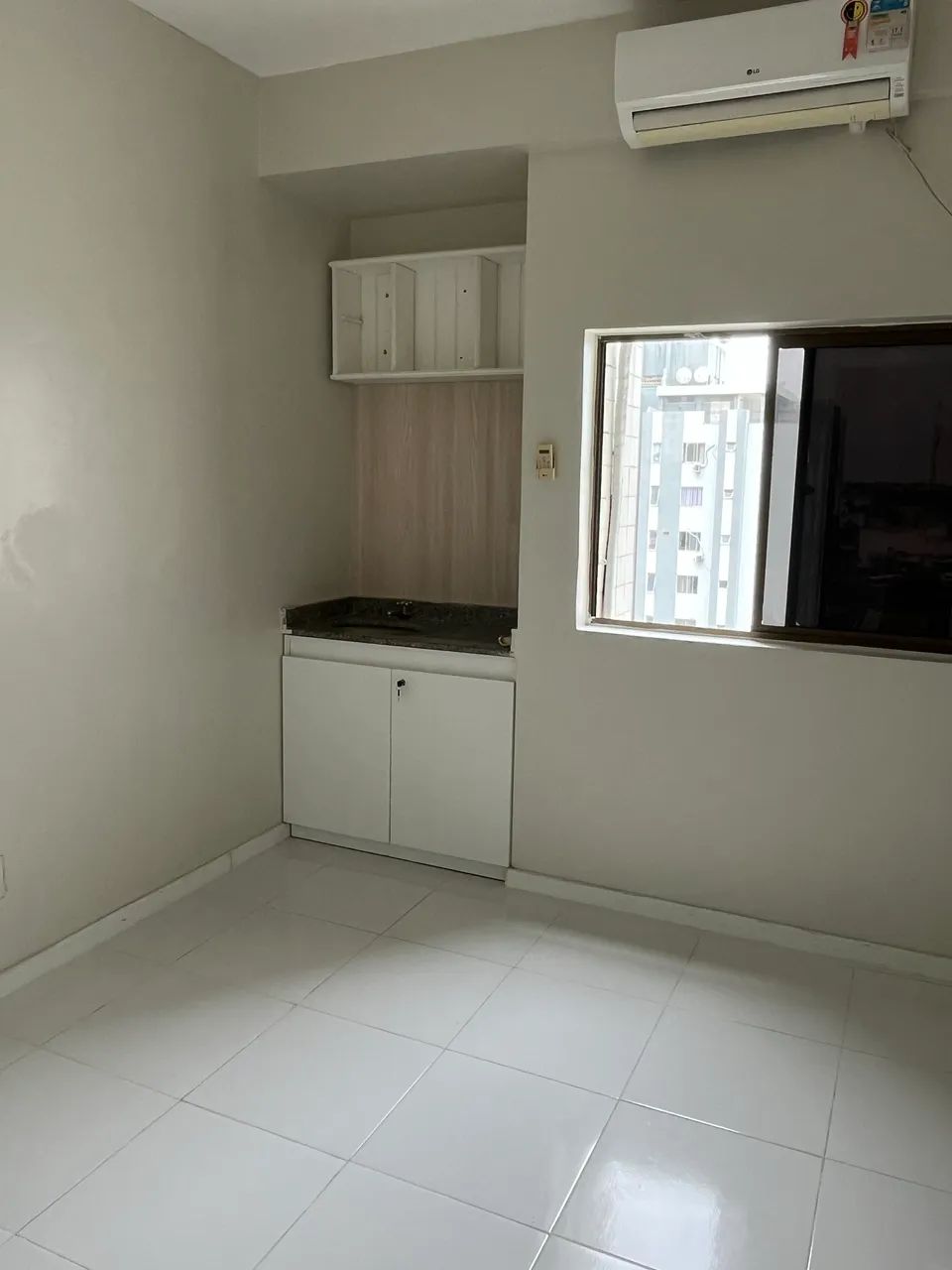 Aluga salas com dois gabinete e garagem  - Foto 3