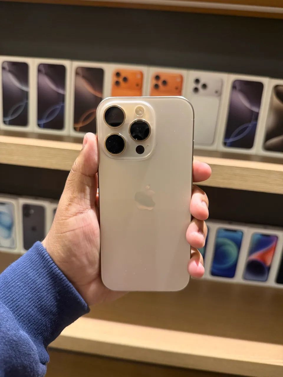16 PRO DESERT DE 256GB - USADO - Foto 4