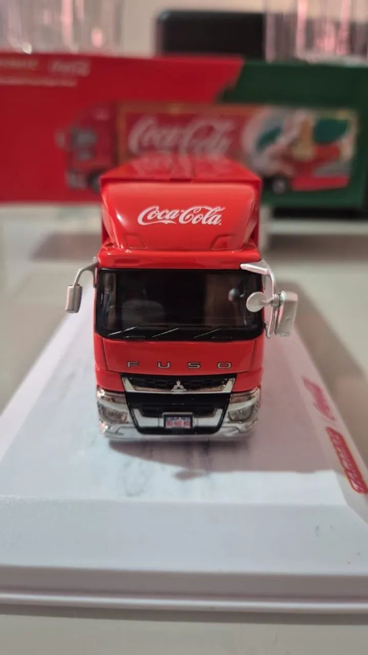TARMAC MITSUBISHI FUSO SUPER GREAT COCA-COLA - Brinquedos e Jogos