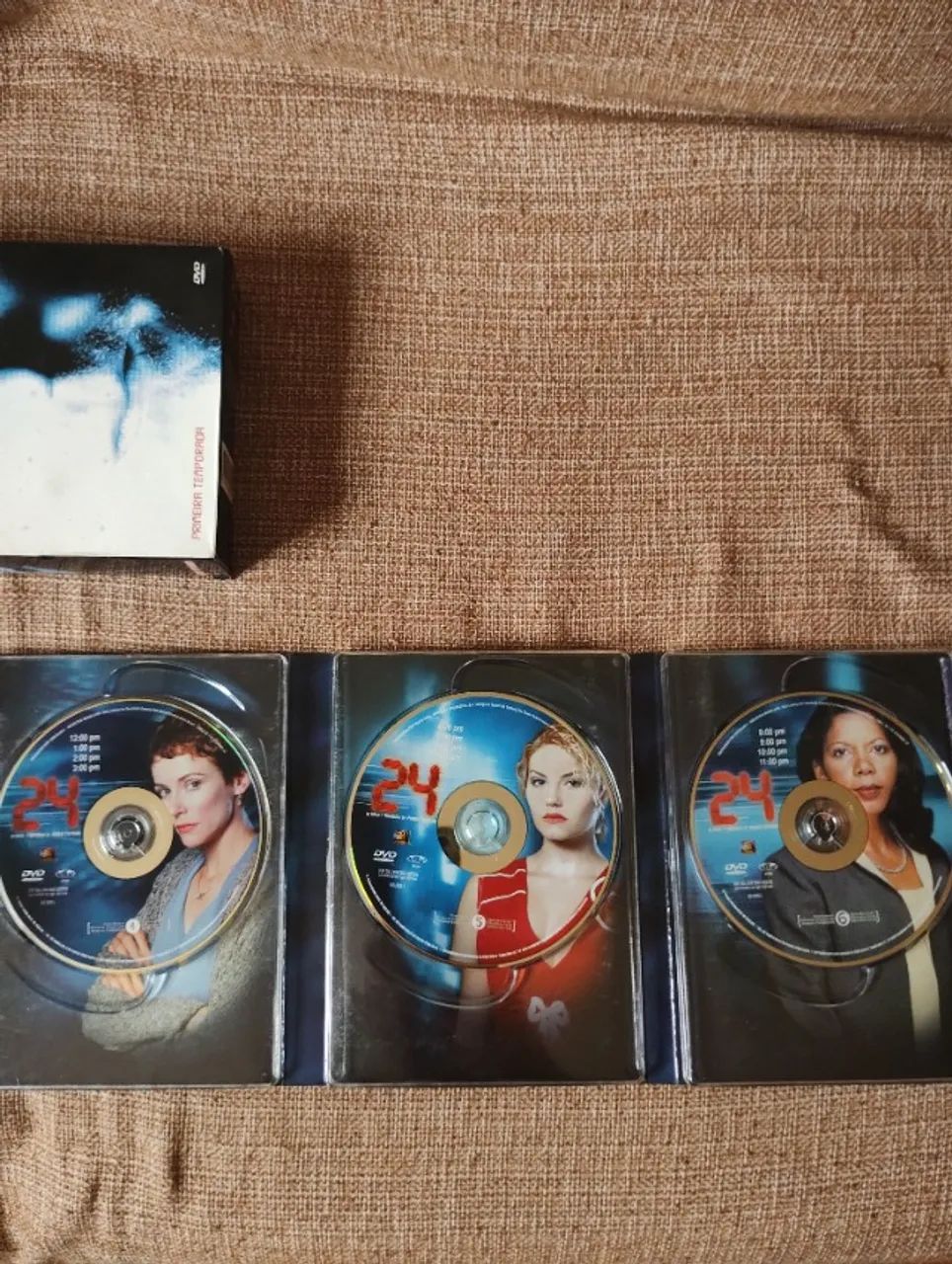 Box da série 24 Horas, com o ator Kiefer Sutherland, (primeira