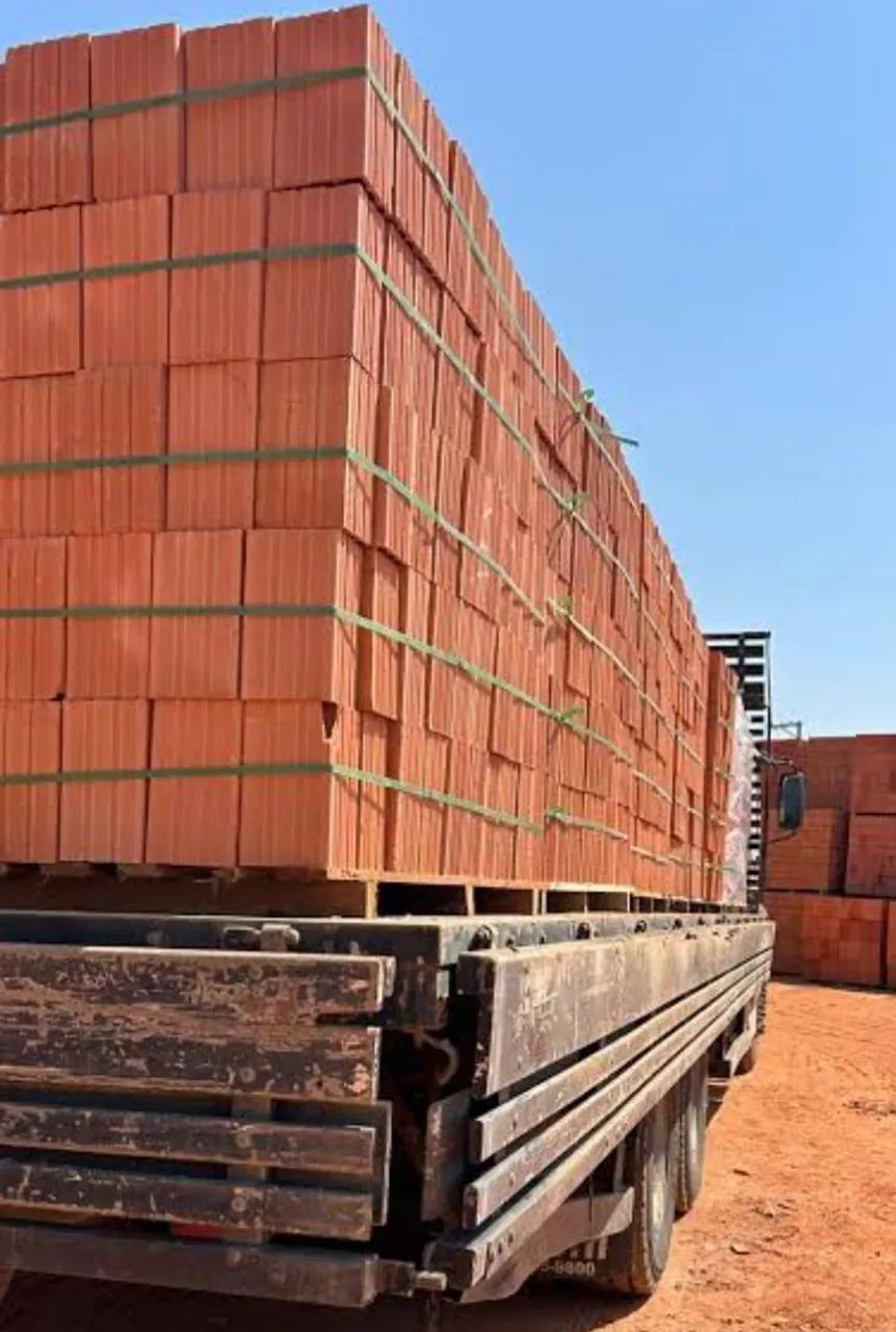 Areia / Brita / Tijolos 