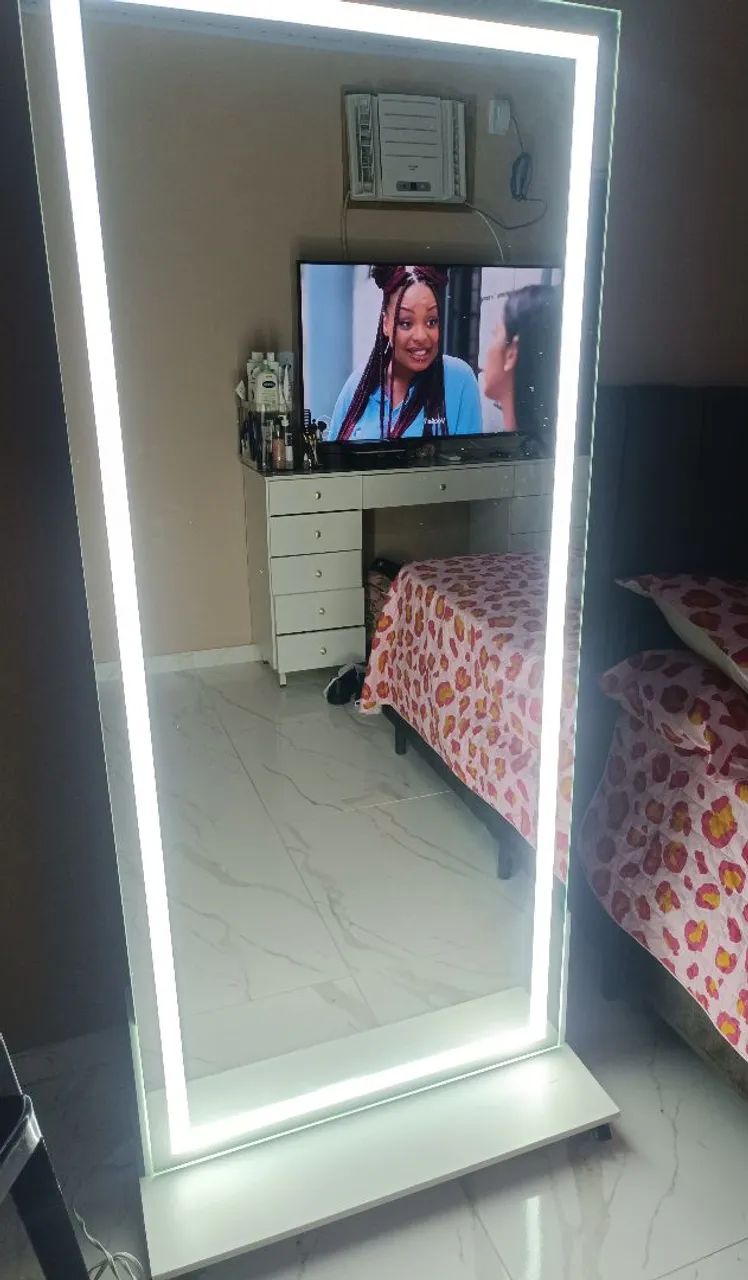 Vendo espelho de led e penteadeira  - Foto 2