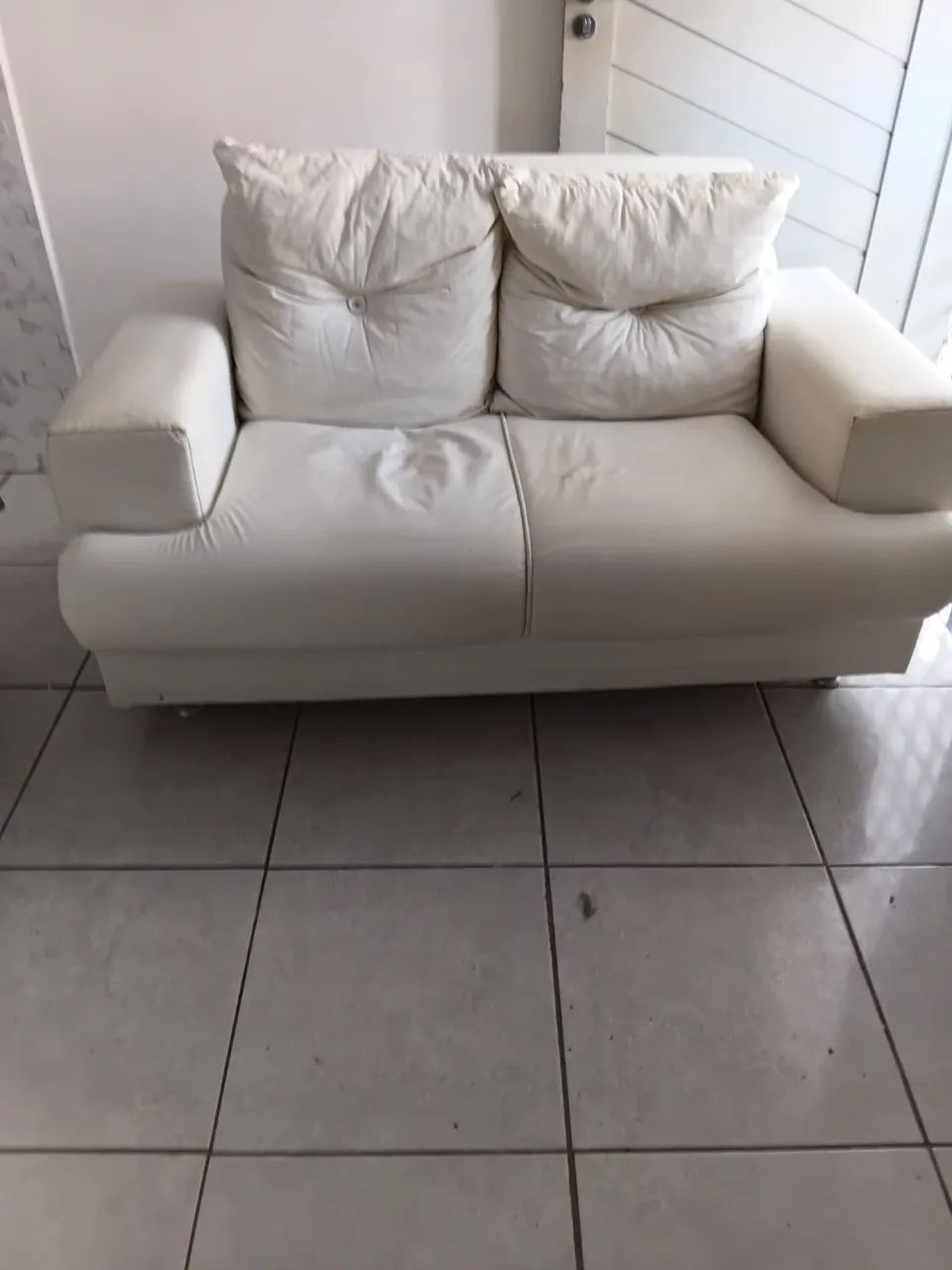 Sofá dois lugares em couro - Foto 2