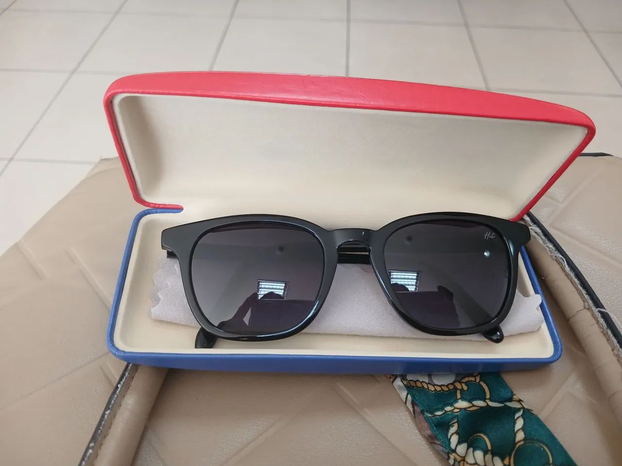 Vendo óculos de sol novo 