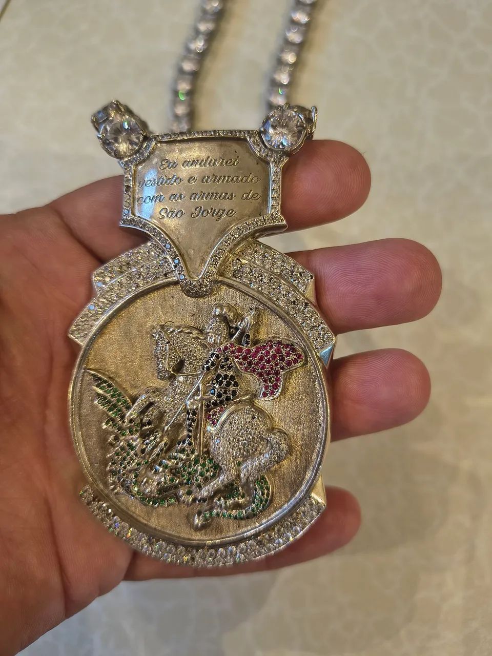 Cordão em prata com pedras