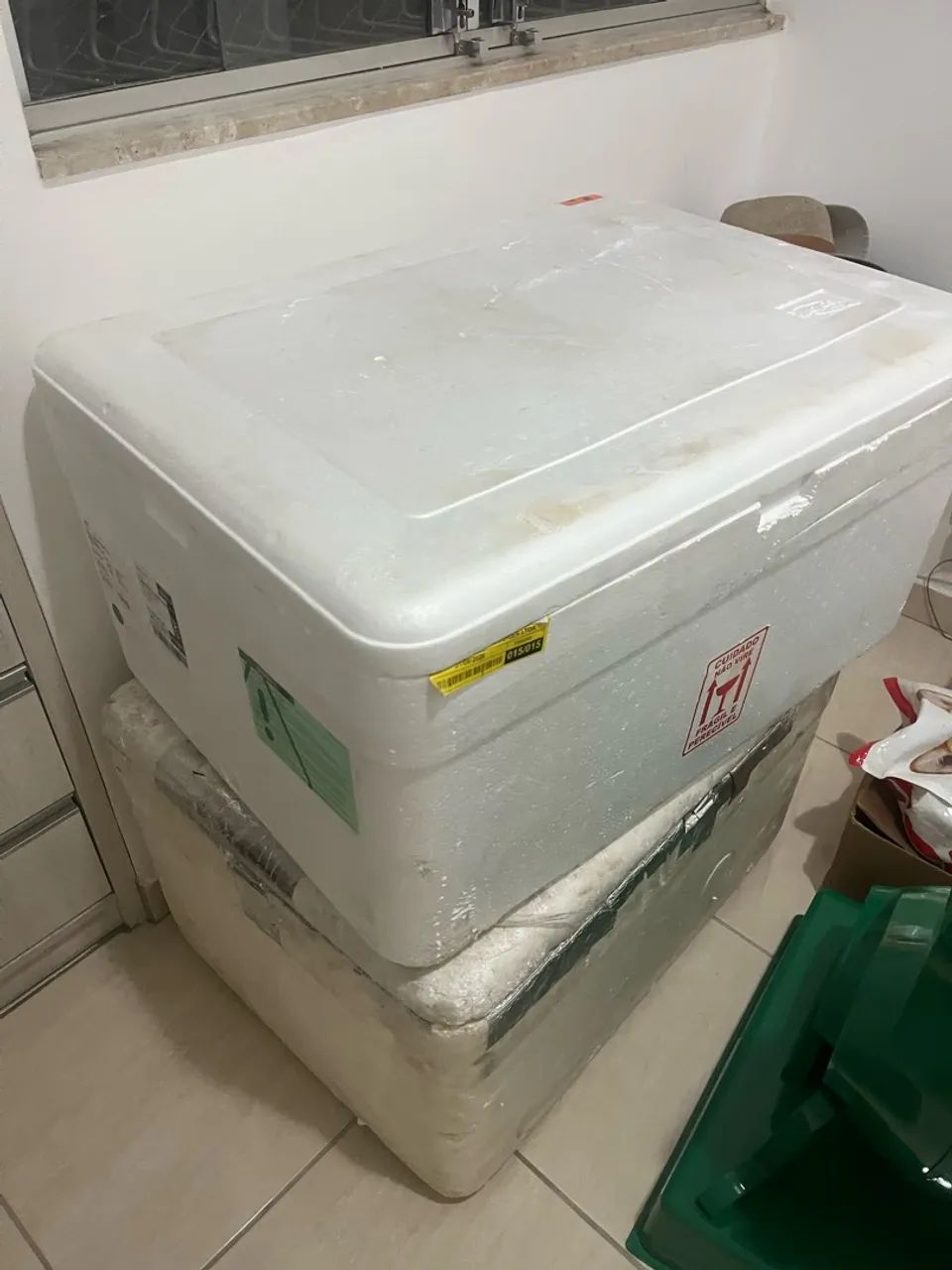 CAIXAS DE ISOPOR 200L
