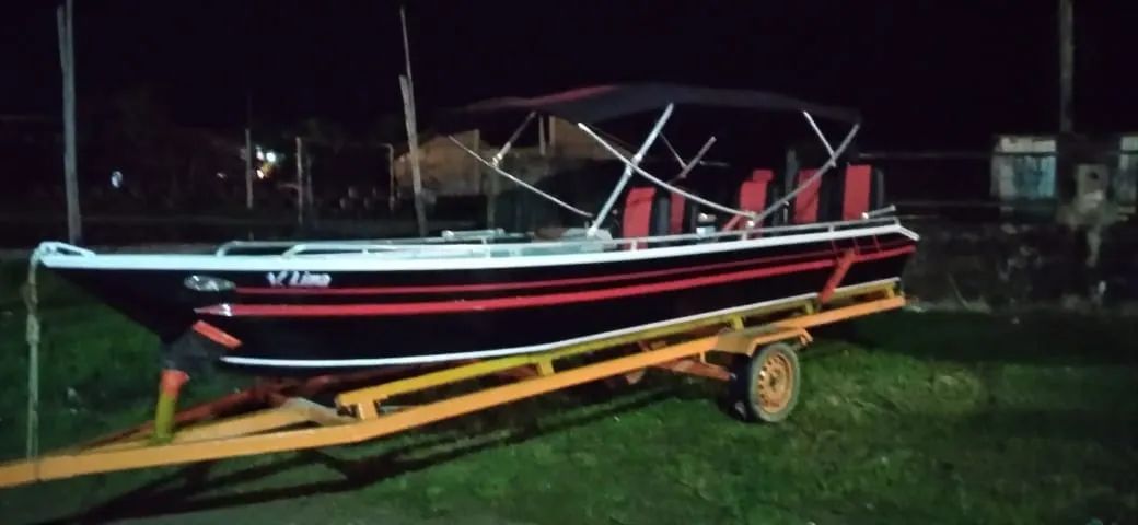 Vendo essa lancha completa 